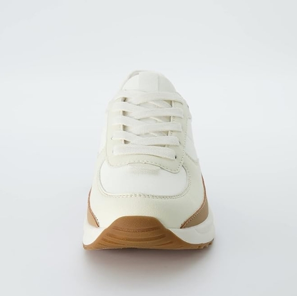 Cushionaire Women's White and Tan Sneakers - Picture 9 of 16